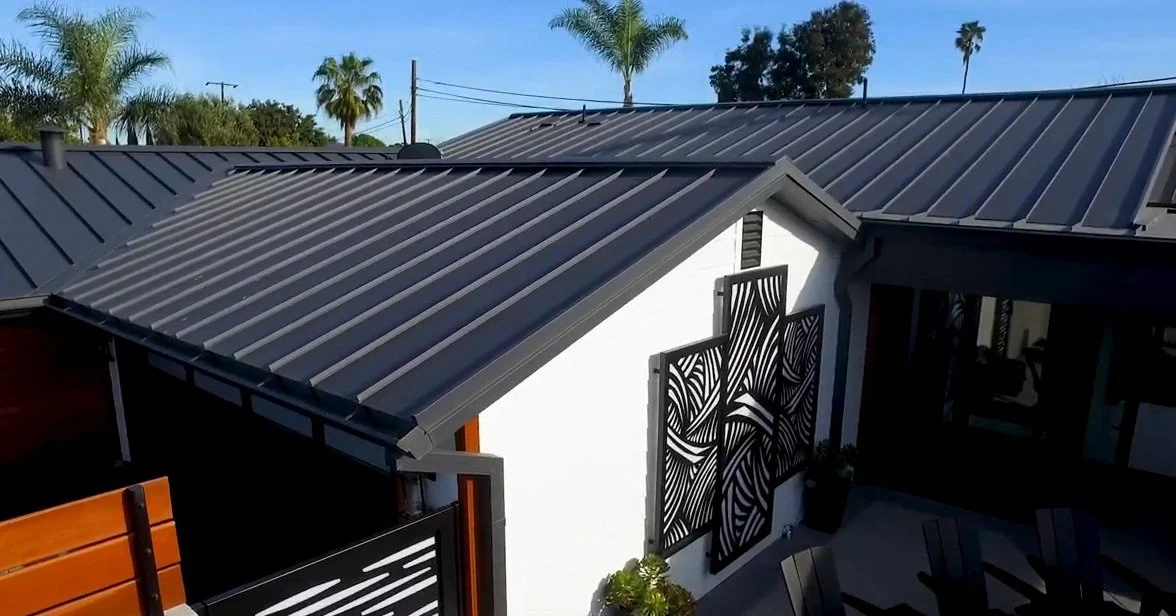Read more about the article Black Metal Roof: A Stylish and Durable Choice for Your Home